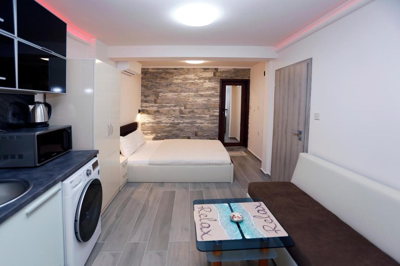 Deluxe 2 Studios City Center بورغاس المظهر الخارجي الصورة