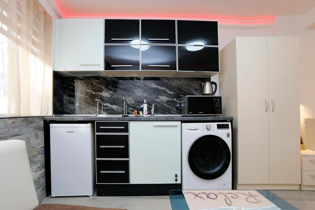 Deluxe 2 Studios City Center بورغاس المظهر الخارجي الصورة
